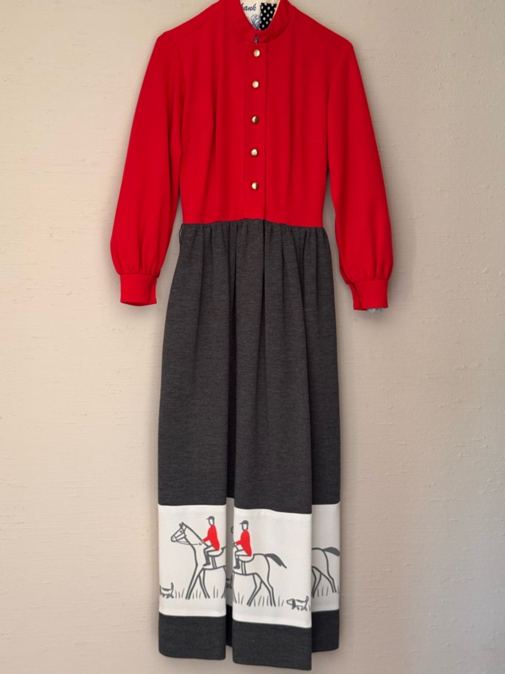 Vintage 1970s THE VESTED GENTRESS Maxi Dress Horse Riding Print

Women’s 6